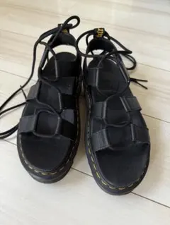 Dr. Martens mattison サンダル チェック柄 厚底 - メルカリ