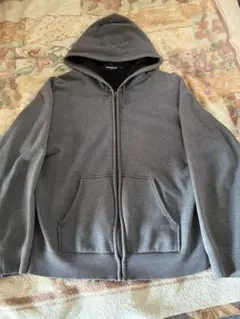 ジップパーカー