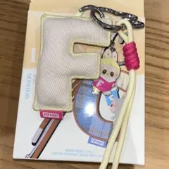 ラブブ　レターペンダント　F アルファベット　キーホルダー　LABUBU 正規品