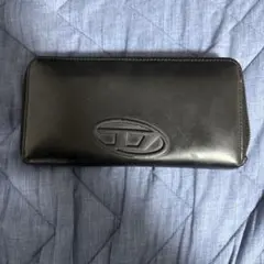 DIESEL ラウンドファスナー長財布 ブラックワントーンエンボスD立体
