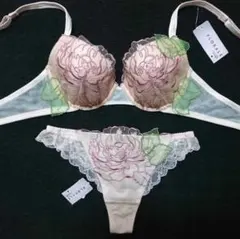トリンプ フロラーレ001 D70&TバックM ピンク FLORALE 新品タグ