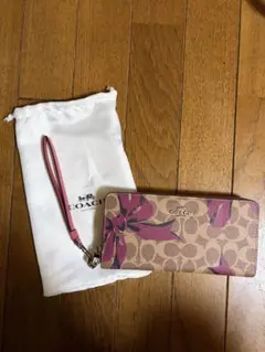 COACH 長財布 ベージュ ピンク フラワーパターン