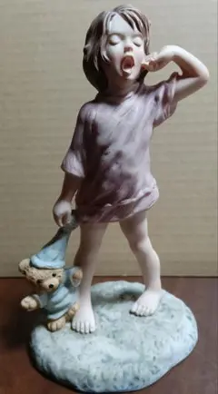 寝起きの少女　 置物　テディベア　 フィギュリン 少女　アンティーク
