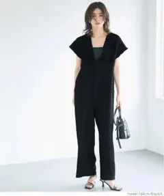 coca シボシャーリングVネックオールインワン