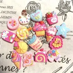 スイーツモチーフのデコパーツ　【16個 】
