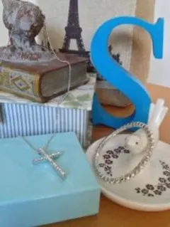 【美しく輝くクロスネックレス】スワロフスキー社クリスタルストーン使用