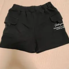 黒ショートパンツ サイドポケット付き