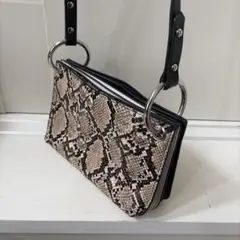 ZARAショルダーバッグ 斜めがけバッグ