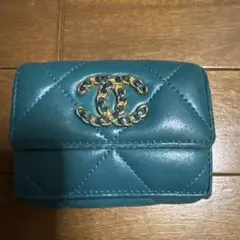 CHANEL 三つ折り財布 マトラッセ チェーン ココマークのサムネイル