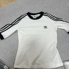 adidas ラグランスリーブ Tシャツ