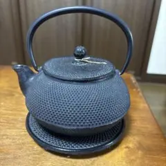【新品未使用】岩鋳 南部鉄器 急須 鉄瓶 ホーロー加工 茶こし付き 新品未使用】岩鋳 南部鉄器 急須 鉄瓶 ホーロー加工 茶こし付き - メルカリ