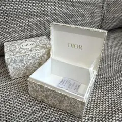 ディオール　ジュエリーボックス　アクセサリーケース　箱　dior ノベルティのサムネイル