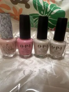OPI ネイルラッカー 4本セット ポーチ付きのサムネイル