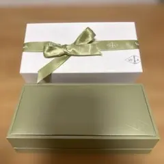 Van Cleef & Arpels ジュエリーBOX、箱、バタフライリボン付き - メルカリ