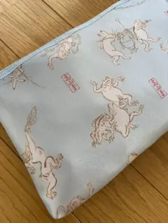 鳥獣戯画＊淡いブルーのポーチ