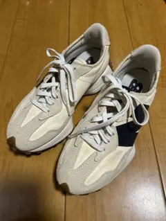 New Balance 327 スニーカー ホワイト ネイビー 23cmのサムネイル