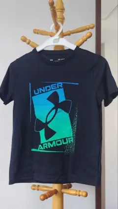 【美品】Under Armour グラフィックTシャツ YMD