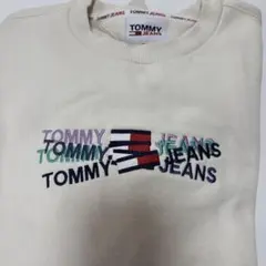 TOMMY JEANS 刺繍トレーナー クリーム色お値下げのサムネイル