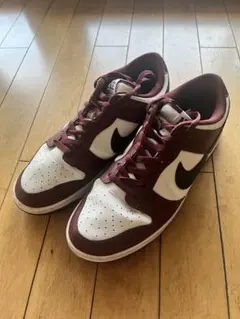 NIKE DUNK LOW バーガンディ ホワイト スニーカー 275 EU43のサムネイル