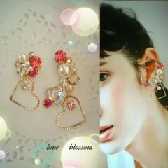 SWAROVSKIハートのイヤーカフ（イヤリング）
