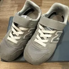 New Balance グレー スニーカー ベルクロ