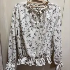 花柄長袖ブラウス
