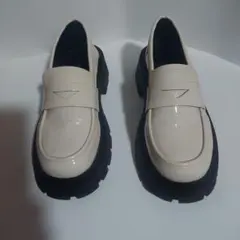 厚底ローファー