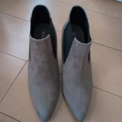 RANDA ブラウンポインテッドトゥ アンクルブーツ