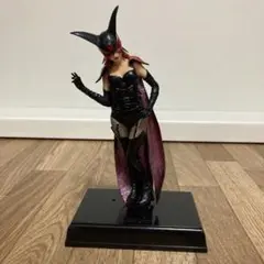 ヤッターマンフィギュア 黒 赤