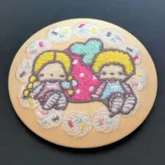 【匿名配送】サンリオ　刺繍缶バッジ　パティ＆ジミー