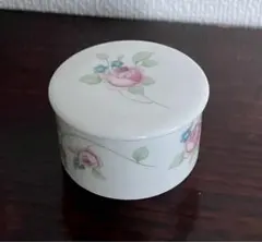 Wedgwood ウェッジウッド　ローズヒップ　トリンケットボックスのサムネイル