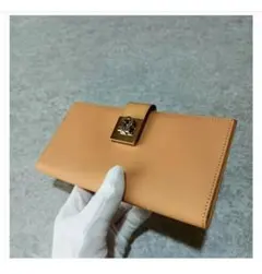 人気 Salvatore Ferragamo フェラガモ 長財布 ガンチーニのサムネイル
