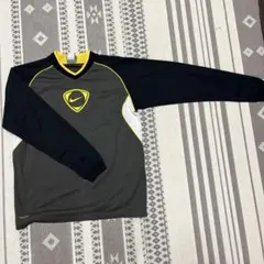 NIKE サッカーウェア 長袖シャツ ブラック イエロー　ジュニアサイズ