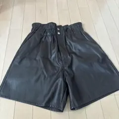 レザー ショートパンツ