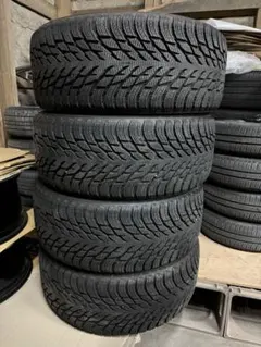 ノキアン22インチスタッドレスタイヤ・BRITISHLABELオリジナルホイール