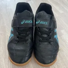 asics 室内用サッカーシューズ