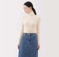 MUJI 無印良品　洗えるウールハイゲージリブタートルネックセーター　オフ白M