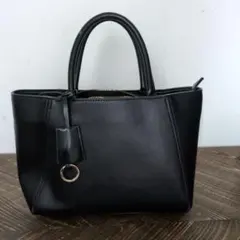 ZARA BASIC ブラック合成皮革ハンドバッグ