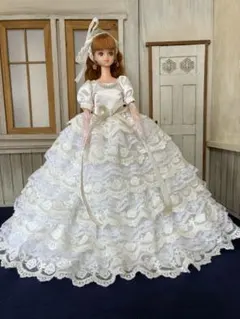 No301 ホワイトレースのフリルドレス