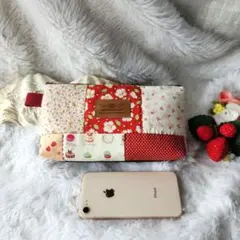 ☆パッチワークキルトポーチ (レッド系)
