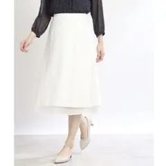 新品タグ付き❗️リフレクト　ロングスカート　オフホワイト Mのサムネイル