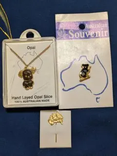 オーストラリア製オパールクマネックレスとピンバッジ