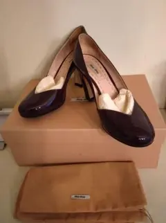 難ありMiu Miu エナメルパンプス　パープルのサムネイル