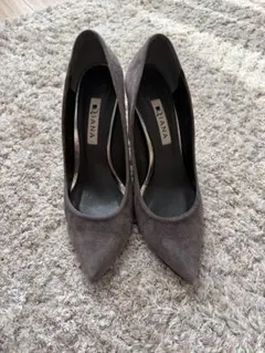 DIANA グレー スエード ポインテッドトゥ ハイヒール