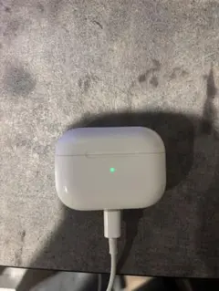 AirPods本体のサムネイル