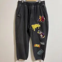 【メンズデニム】グラフィティ刺繍 ブラック デニムパンツ
