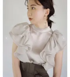 フレイアイディー　FRAYI.D ラッフルスリーブブラウス　トップス　ブラウス
