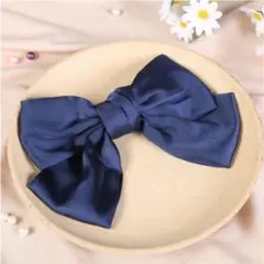 【ラスト】ヘヤゴム　ネイビー　大きめ　リボン　シュシュ　韓国　ヘヤアクセサリー
