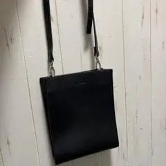 黒 レザー ショルダーバッグ　タケオキクチ
