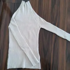 ハイネックリブニット